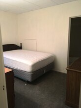 221 Locust St, Unit B in Findlay, OH - Building Photo - Building Photo