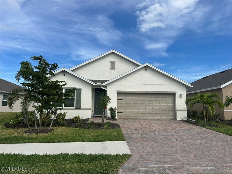 20333 Camino Torcido Lp in North Fort Myers, FL - Building Photo