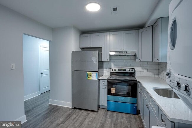 20 Florence Tollgate in Florence, NJ - Building Photo - Building Photo