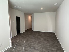 251 Moyer Dr in Graham, NC - Building Photo - Building Photo