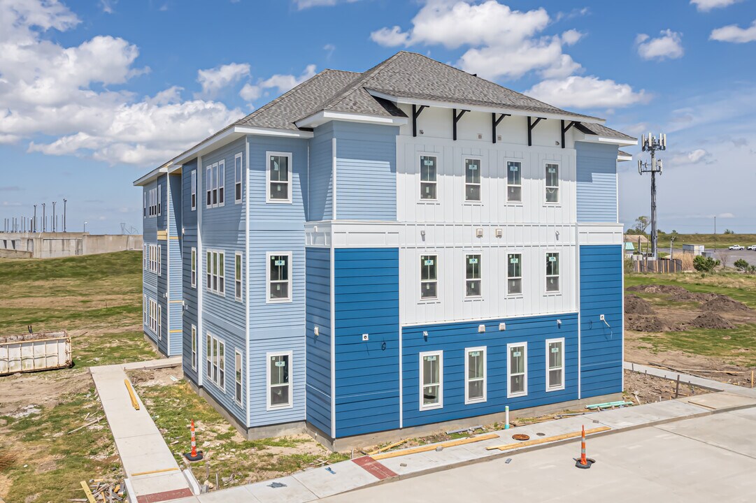 Gabriel Shores in Kenner, LA - Building Photo