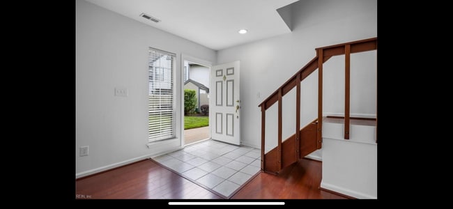264 Ferdinand Cir in Virginia Beach, VA - Building Photo - Building Photo
