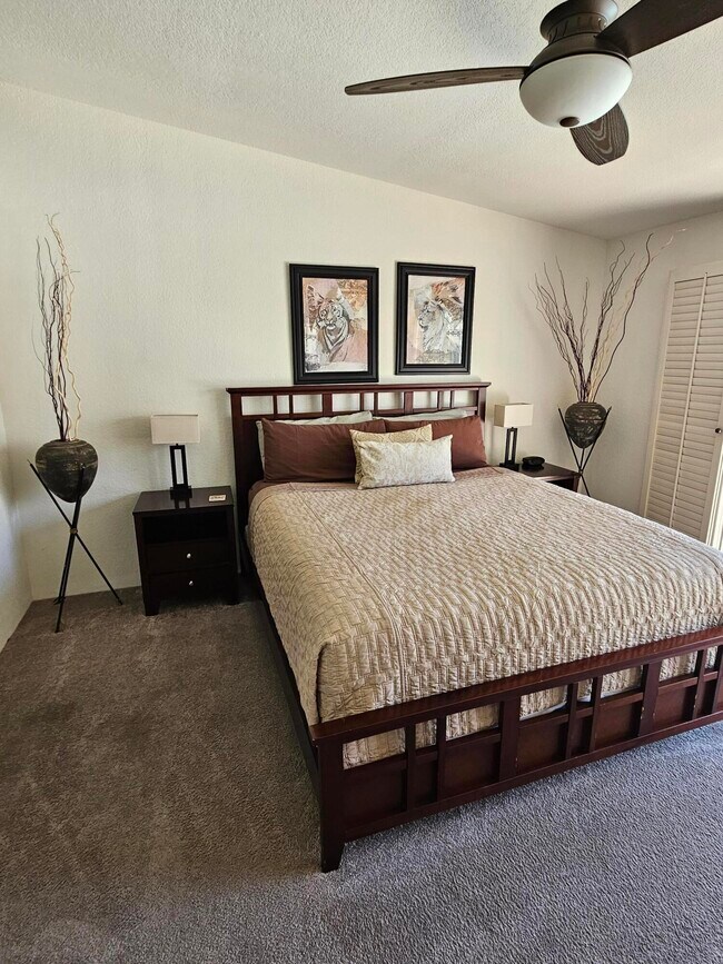 2001 E Camino Parocela in Palm Springs, CA - Building Photo - Building Photo