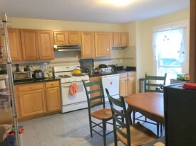 20 Thorpe St, Unit 2 in Somerville, MA - Building Photo