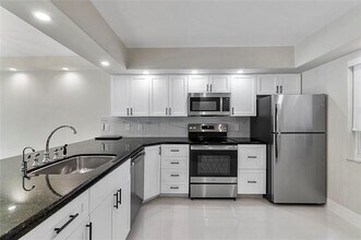 605 Oaks Dr in Pompano Beach, FL - Building Photo - Building Photo