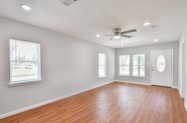 5202 Nichols St in Houston, TX - Building Photo - Building Photo