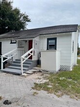 2310 Orange Ave in Fort Pierce, FL - Building Photo - Building Photo