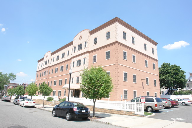 Cortlandt Apartments in Perth Amboy, NJ - Building Photo - Building Photo