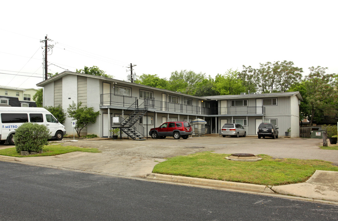 1326 Lamar Square Dr in Austin, TX - Building Photo