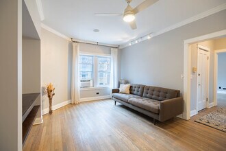 536 1/2 W Cornelia Ave in Chicago, IL - Building Photo - Building Photo