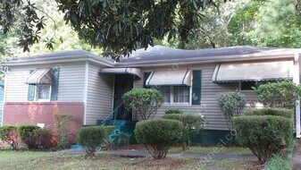 934 Pinehurst Terrace SW