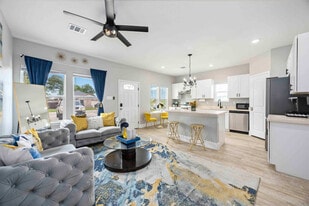 8138 Bassett St in Houston, TX - Building Photo