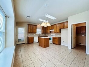 468 Clarence Ct in Buda, TX - Building Photo - Building Photo