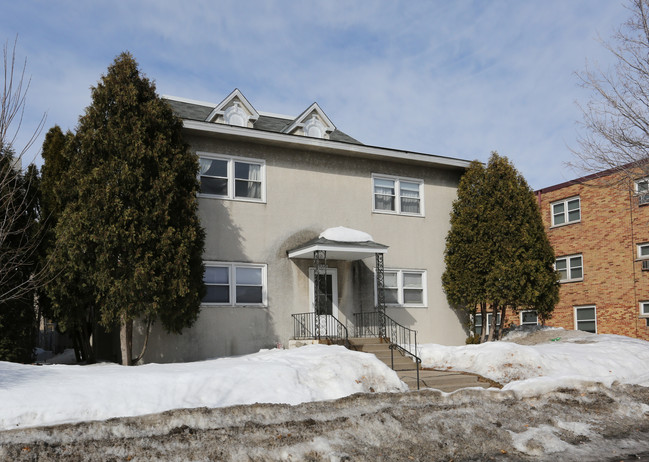 1916 Colfax Ave S in Minneapolis, MN - Building Photo - Building Photo