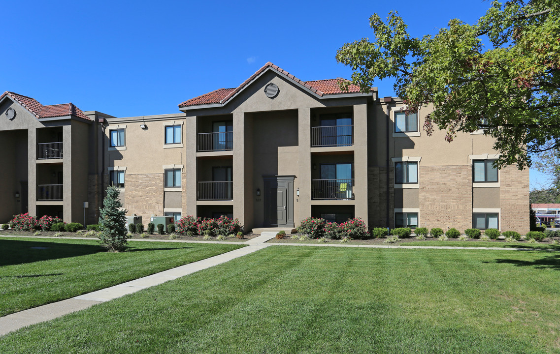 The Hills in Kansas City, MO - Foto de edificio