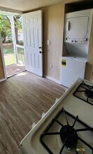 608 W Avenue I in Killeen, TX - Foto de edificio - Building Photo