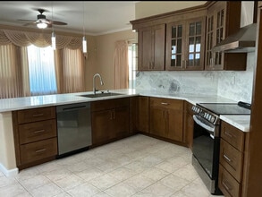 1065 Garden Gate Dr in Manteca, CA - Building Photo - Building Photo