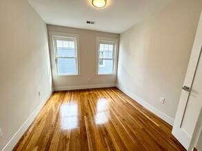 72 Belden St, Unit 2 in Boston, MA - Building Photo - Building Photo