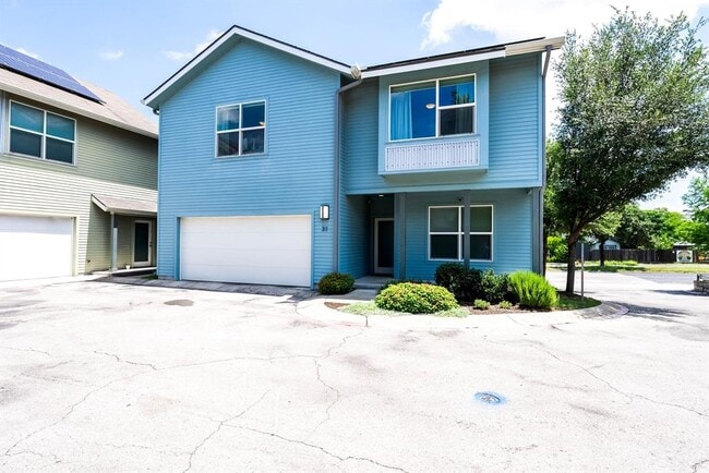 301 W Stassney Ln in Austin, TX - Building Photo - Building Photo