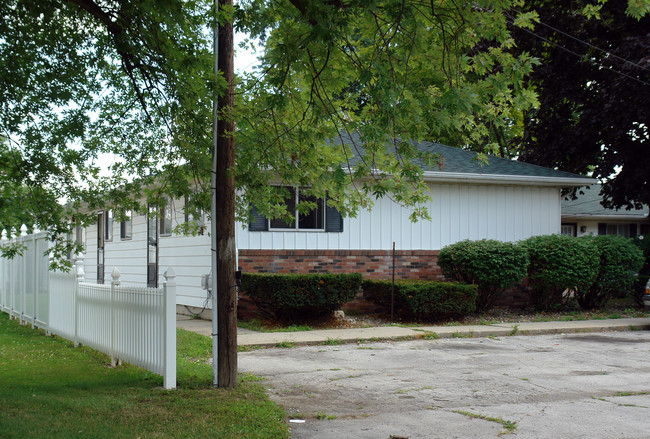 5966 Roseland Ave in Monroe, MI - Building Photo - Building Photo