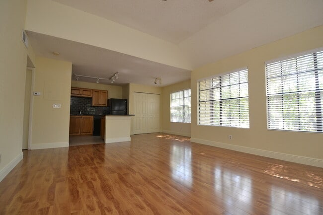 340 Forestway Cir in Altamonte Springs, FL - Building Photo - Building Photo