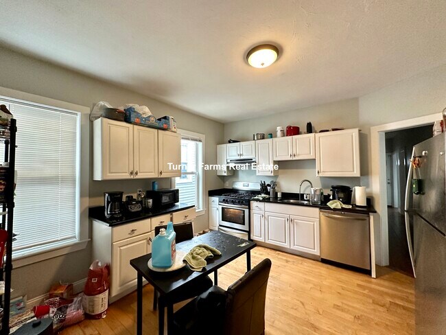 1085 Dorchester Ave, Unit 3 in Boston, MA - Building Photo - Building Photo