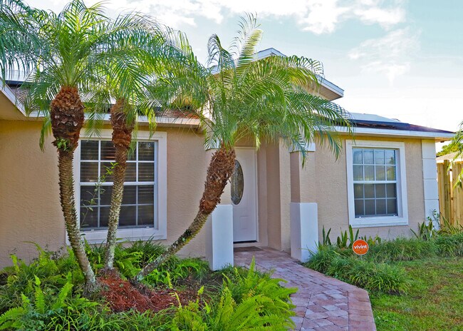 1614 SW Cefalu Cir in Port St. Lucie, FL - Building Photo - Building Photo