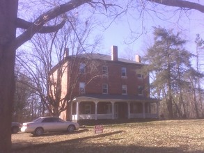 9 Lakeshore Dr in Weaverville, NC - Building Photo - Building Photo