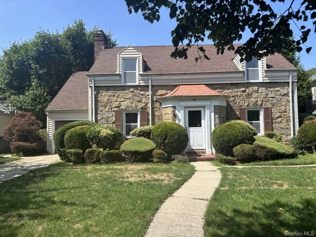 property at 61 Kenwood Rd
