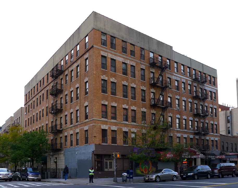 501 W 156th St in New York, NY - Building Photo