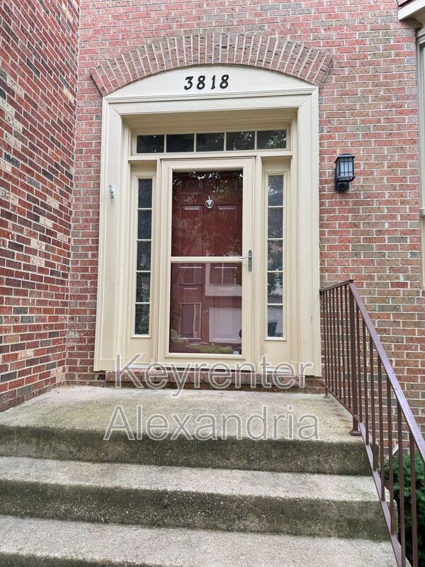 3818 Vermont Ct in Alexandria, VA - Foto de edificio - Building Photo