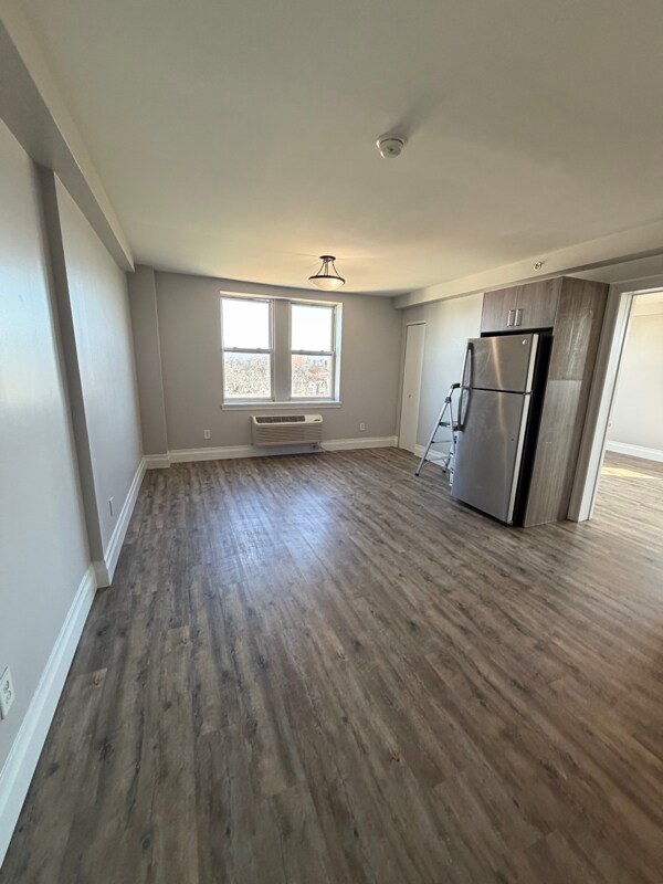 106 N Grove St, Unit 707 in East Orange, NJ - Building Photo - Building Photo