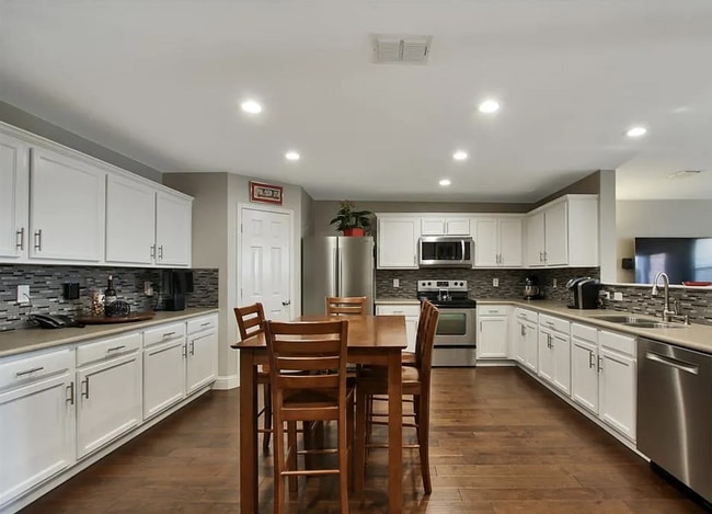 property at 1007 Shelborn Dr