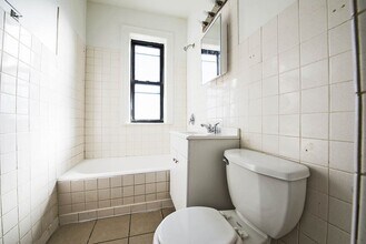 1704 W 77th St 7656 S Paulina St Chicago, IL 60620 in Chicago, IL - Foto de edificio - Building Photo