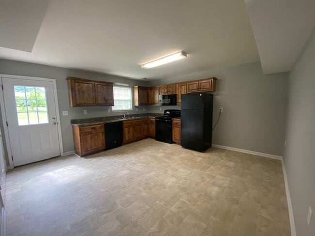 1295 Pond St SE in Cleveland, TN - Building Photo - Building Photo