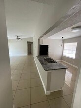 364 Harbor Point Blvd in Orlando, FL - Building Photo - Building Photo