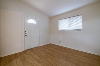 4304 Scottsdale Rd in Austin, TX - Building Photo - Building Photo