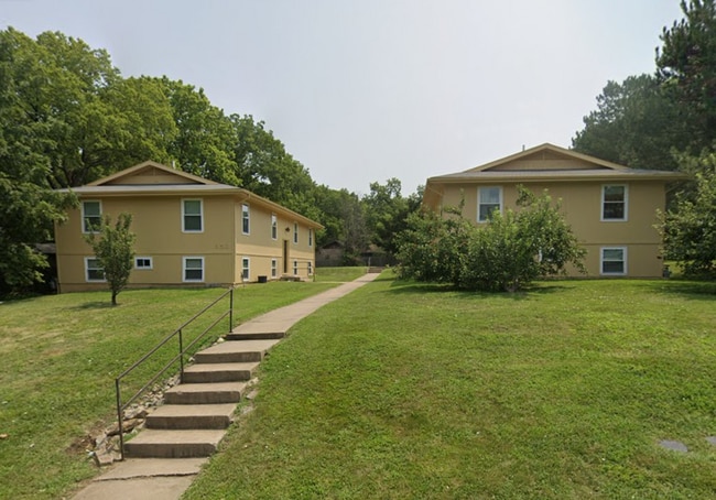 858 Highland Dr, Unit 2