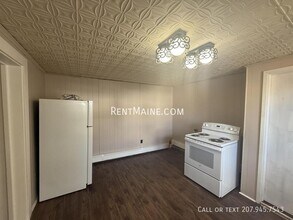 468 Union St in Bangor, ME - Building Photo - Building Photo