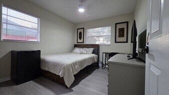 1343 Poppy Ave in Orlando, FL - Building Photo