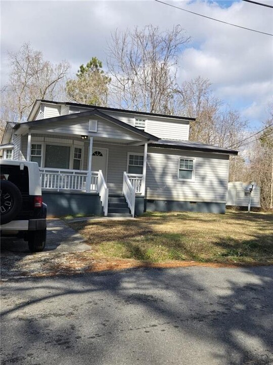 1880 Kitchens Rd in Macon, GA - Building Photo