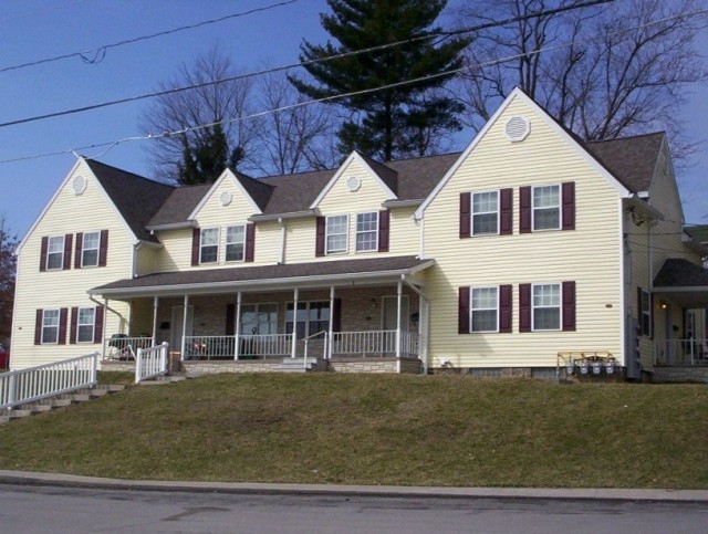 1105-1111 Chamberlain Ave in Fairmont, WV - Foto de edificio - Building Photo