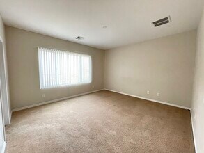2928 Pitgaveny Ave in Henderson, NV - Building Photo - Building Photo
