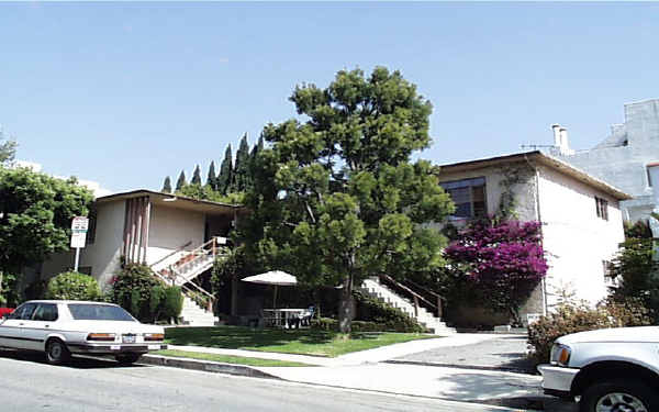 9009 Phyllis Ave in West Hollywood, CA - Building Photo