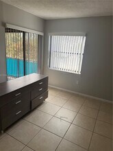 250 W Park Dr in Miami, FL - Building Photo - Building Photo