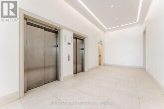 101 Cathedral High St in Markham, ON - Building Photo - Building Photo