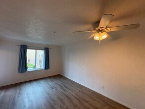 8889 Caminito Plaza Centro in San Diego, CA - Building Photo - Building Photo