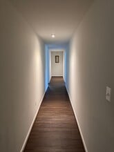 19004 Queen Dr, Unit Guest room 1 in Triangle, VA - Building Photo - Building Photo