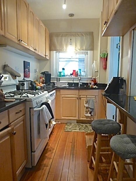 174 Winthrop Rd in Brookline, MA - Building Photo