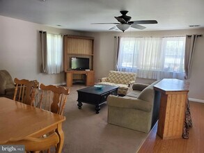 11115 Little Cove Point Rd in Lusby, MD - Building Photo - Building Photo